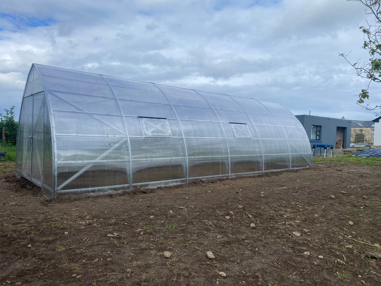 FARMER 5 (63.5M² - 5M X 12.7M; 16.4FT X 41.7FT)