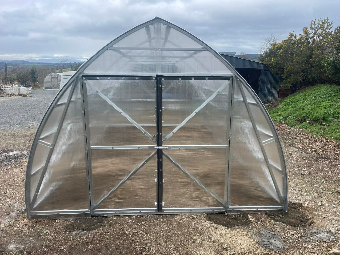 FARMER 5 (42.5M² - 5M X 8.5M; 16.4FT X 27.9FT)