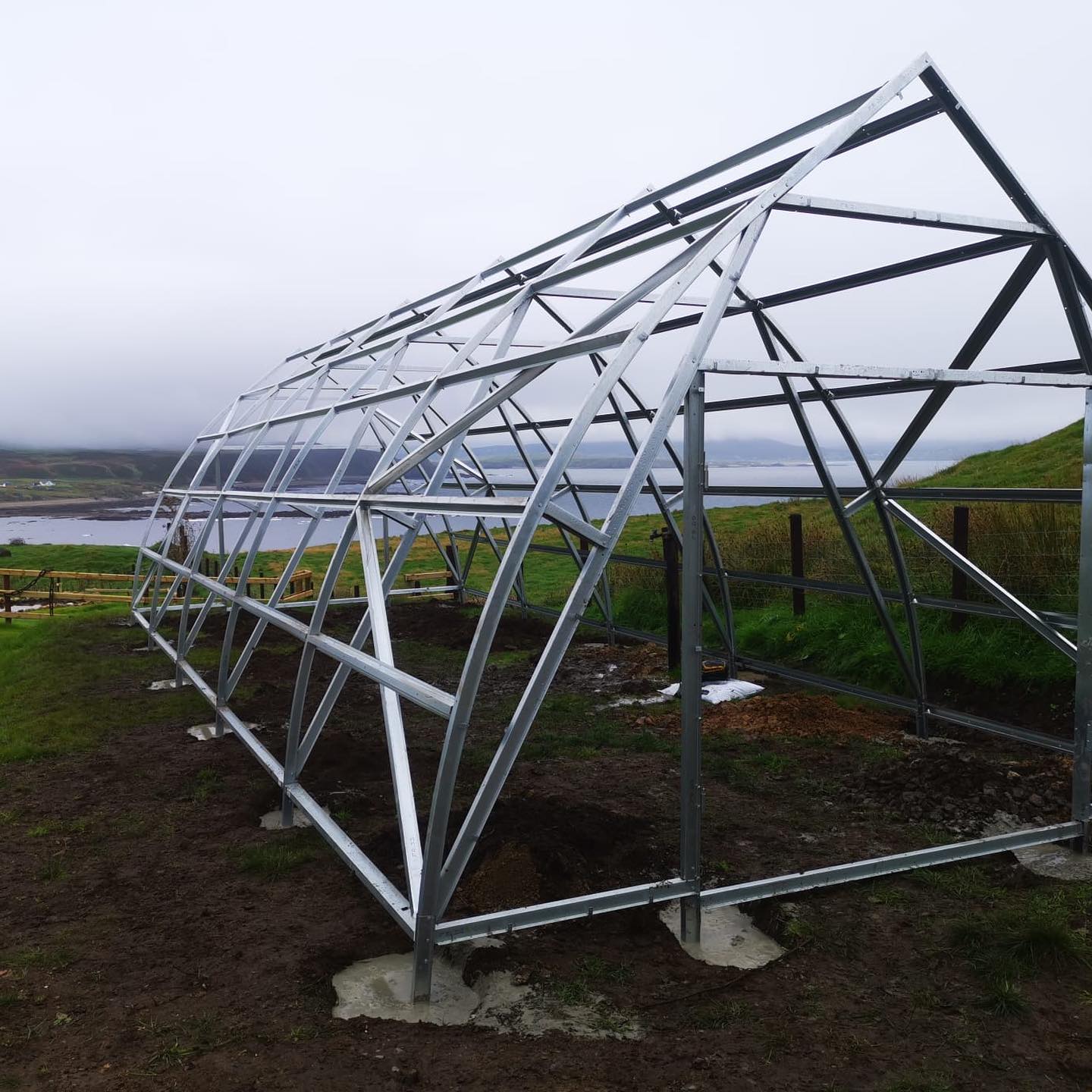 FARMER 4.2 (44.52 M² - 4.2M X 10.6M; 13.8FT X 34.8FT)