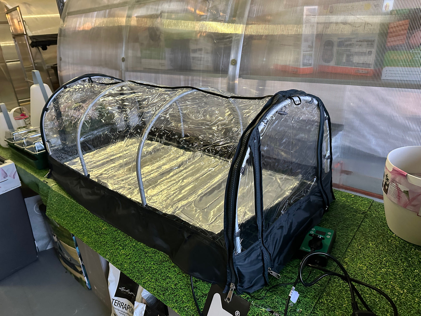 PROPAGATOR XXL “JUMBO” WITH HEATING MAT & DIGITAL-THERMOSTAT