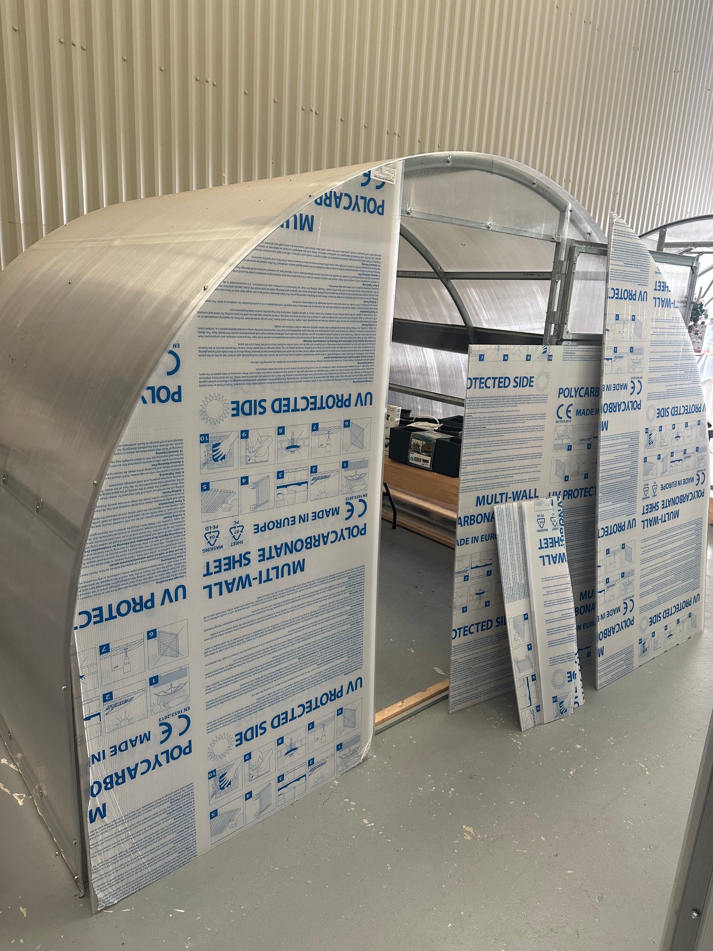 GREENHOUSE SIGMA 12 M² (3M X 4M; 9.8FT X 13FT) WITH PRE CUT POLYCARBONATE (6mm)