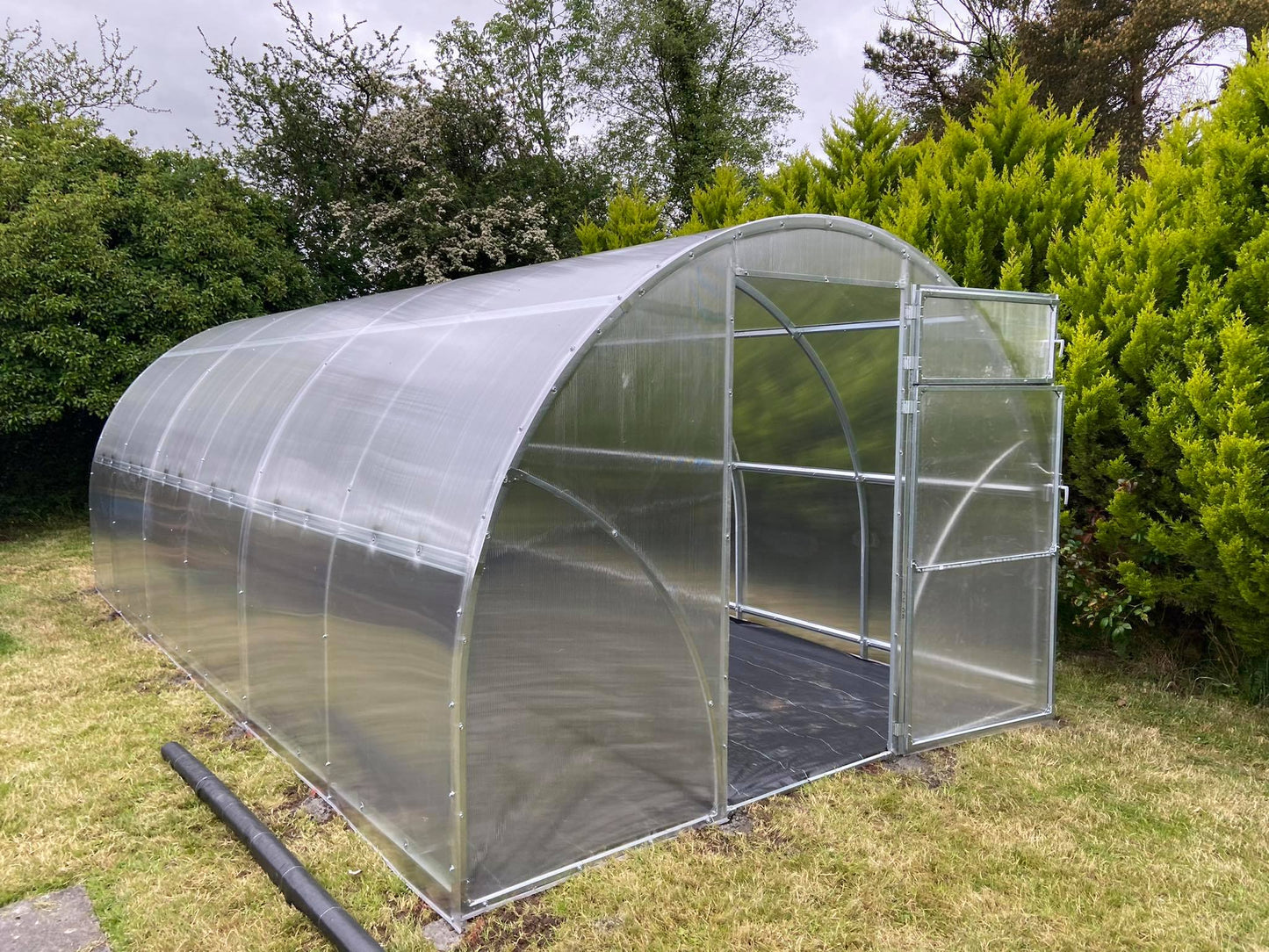 GREENHOUSE SIGMA 18 M² (3M X 6M; 9.8FT X 19.6FT) WITH PRE CUT POLYCARBONATE (6mm)