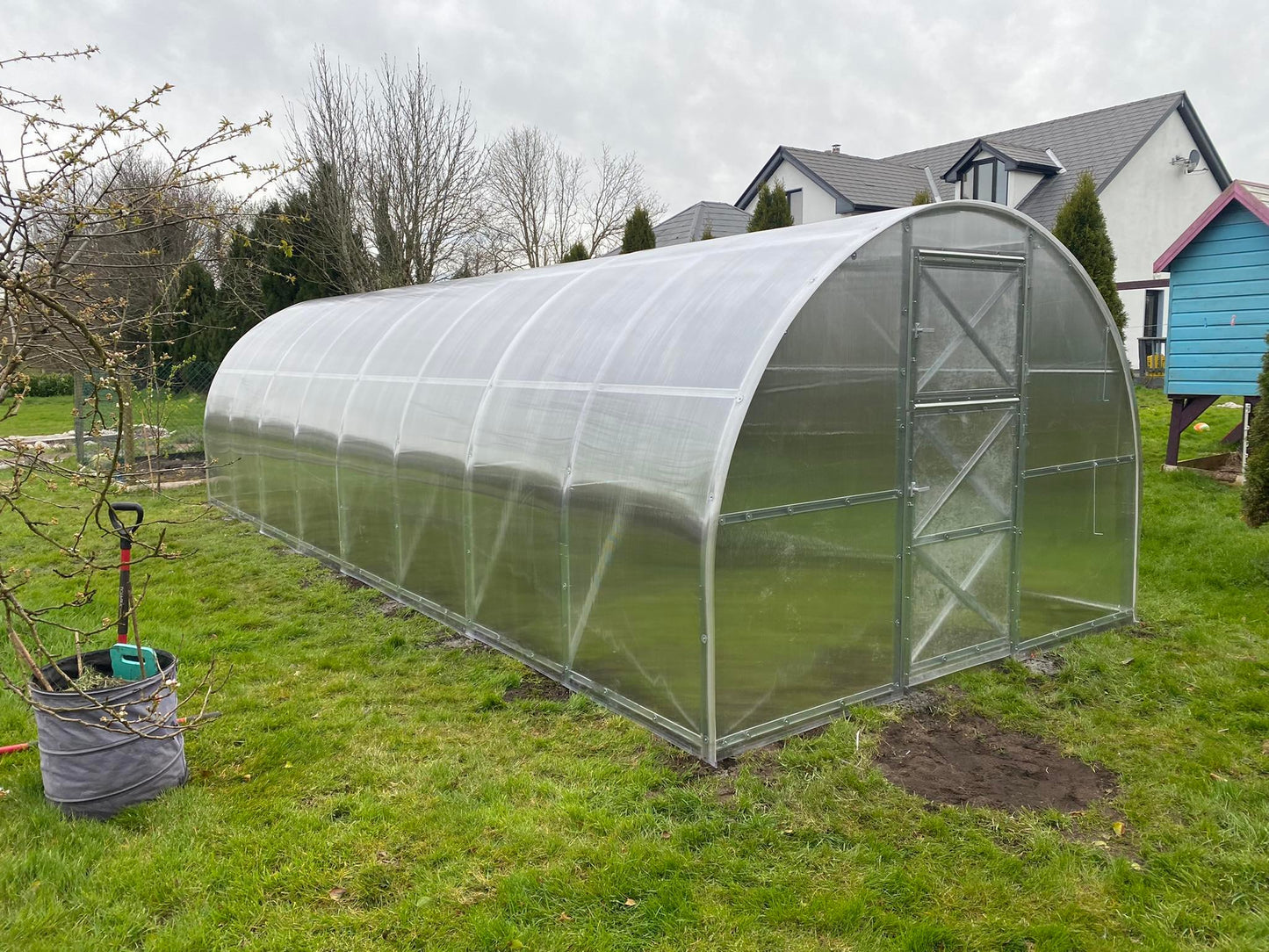 GREENHOUSE STRONG 24 M² 3M X 8M (9.8FT X 26FT)