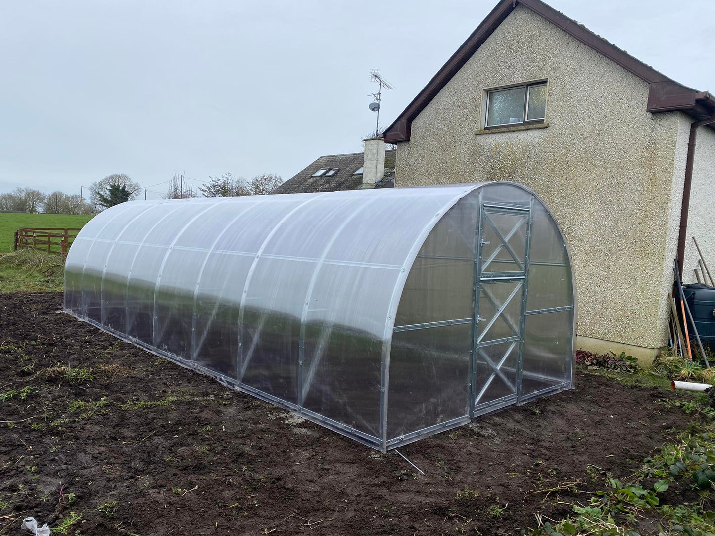 GREENHOUSE STRONG 24 M² 3M X 8M (9.8FT X 26FT)