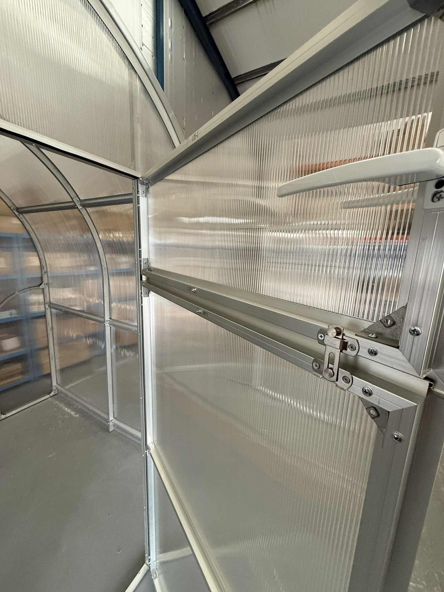 Sigma Lux 2m (width: 2 m, height: 2.4 m)