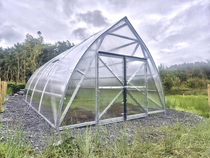 FARMER 4.2 (35.28 M² - 4.2M X 8.5M; 13.8FT X 27.9FT)