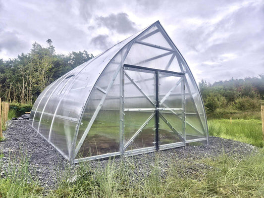 FARMER 4.2 (35.28 M² - 4.2M X 8.5M; 13.8FT X 27.9FT)