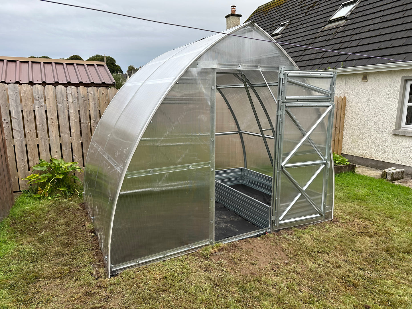 GREENHOUSE ARROW-3, 6M² (3M X 2M; 9.8FT X 6.5FT)
