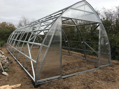 FARMER 5 (42.5M² - 5M X 8.5M; 16.4FT X 27.9FT)