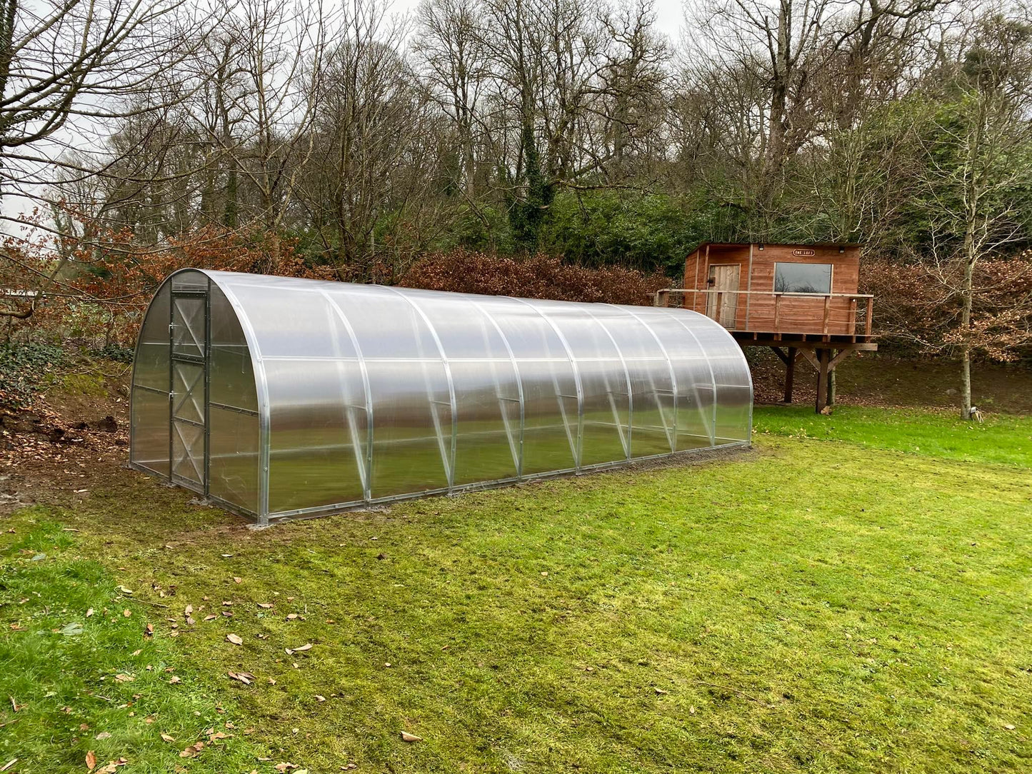 GREENHOUSE STRONG 24 M² 3M X 8M (9.8FT X 26FT)