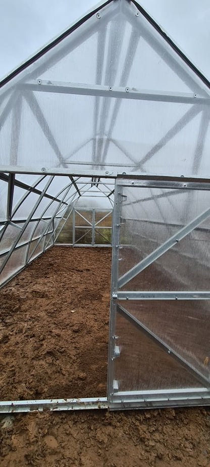 FARMER 4.2 (35.28 M² - 4.2M X 8.5M; 13.8FT X 27.9FT)