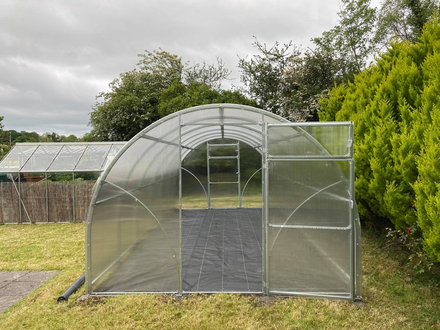 GREENHOUSE SIGMA 12 M² (3M X 4M; 9.8FT X 13FT) WITH PRE CUT POLYCARBONATE (6mm)