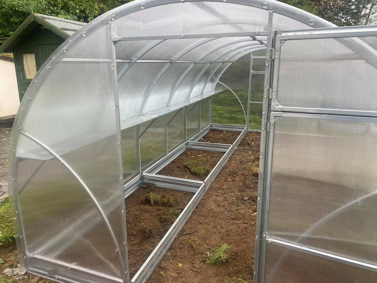 GREENHOUSE SIGMA 18 M² (3M X 6M; 9.8FT X 19.6FT) WITH PRE CUT POLYCARBONATE (6mm)